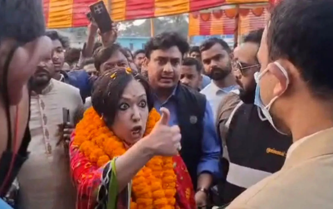 ‘মব’ সৃষ্টির অভিযোগে রুমিন ফারহানাকে শোকজ